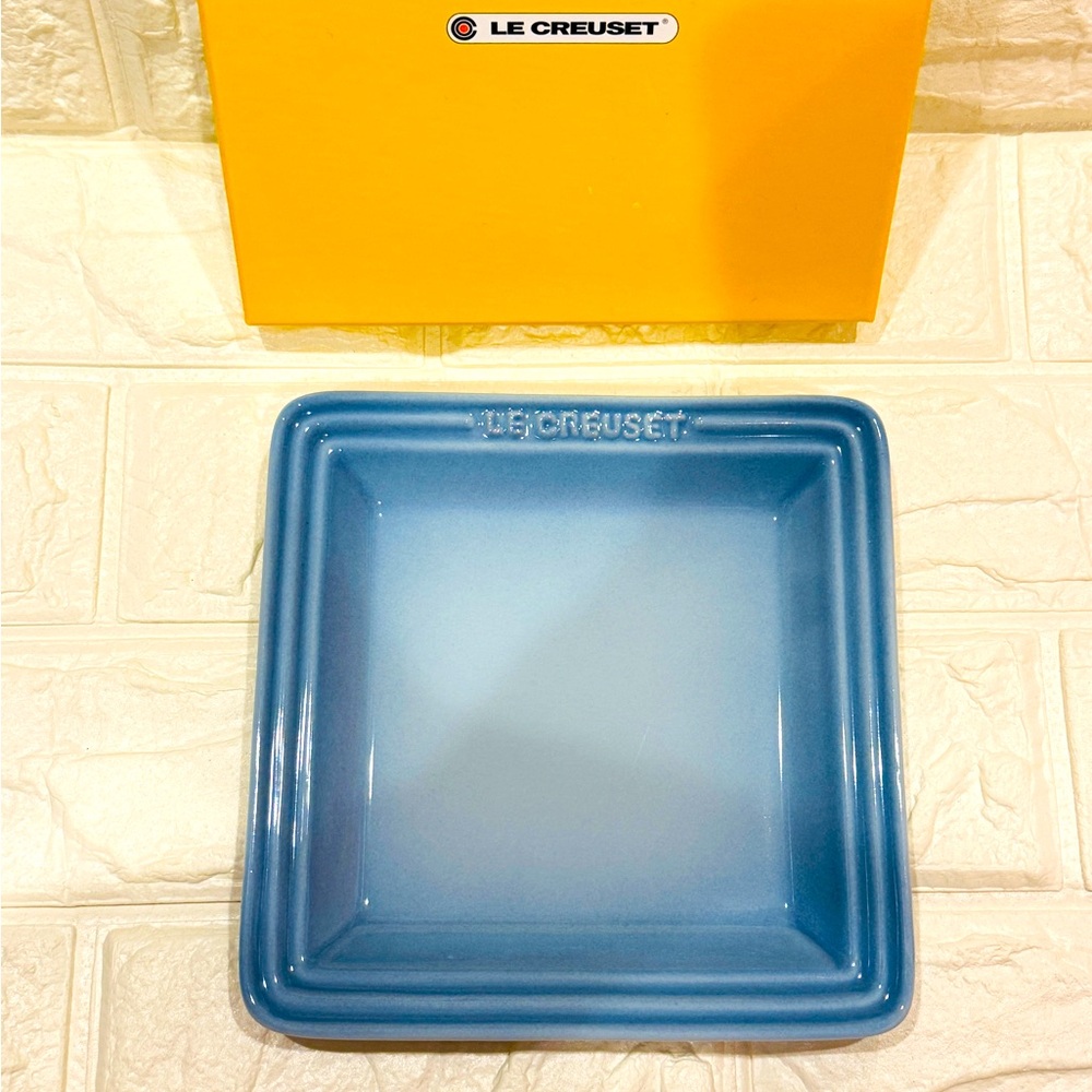 Le Creuset Square plate